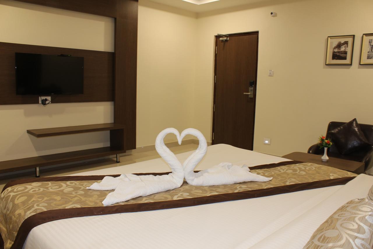 Hotel Grand Gayathri Khammam Exterior foto