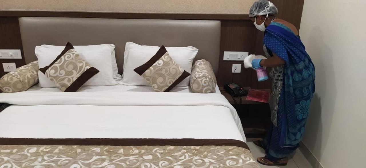 Hotel Grand Gayathri Khammam Exterior foto